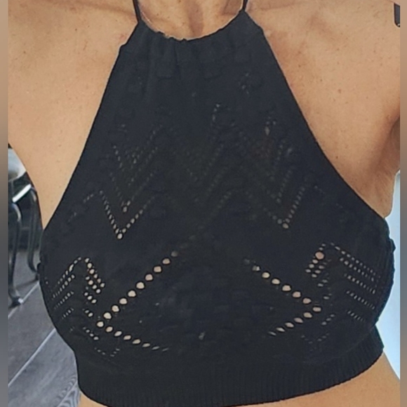 Crochet crop top ties at the back. Backless - Picture 1 of 3